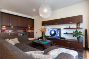 Cozy river-side apartment right in Riga